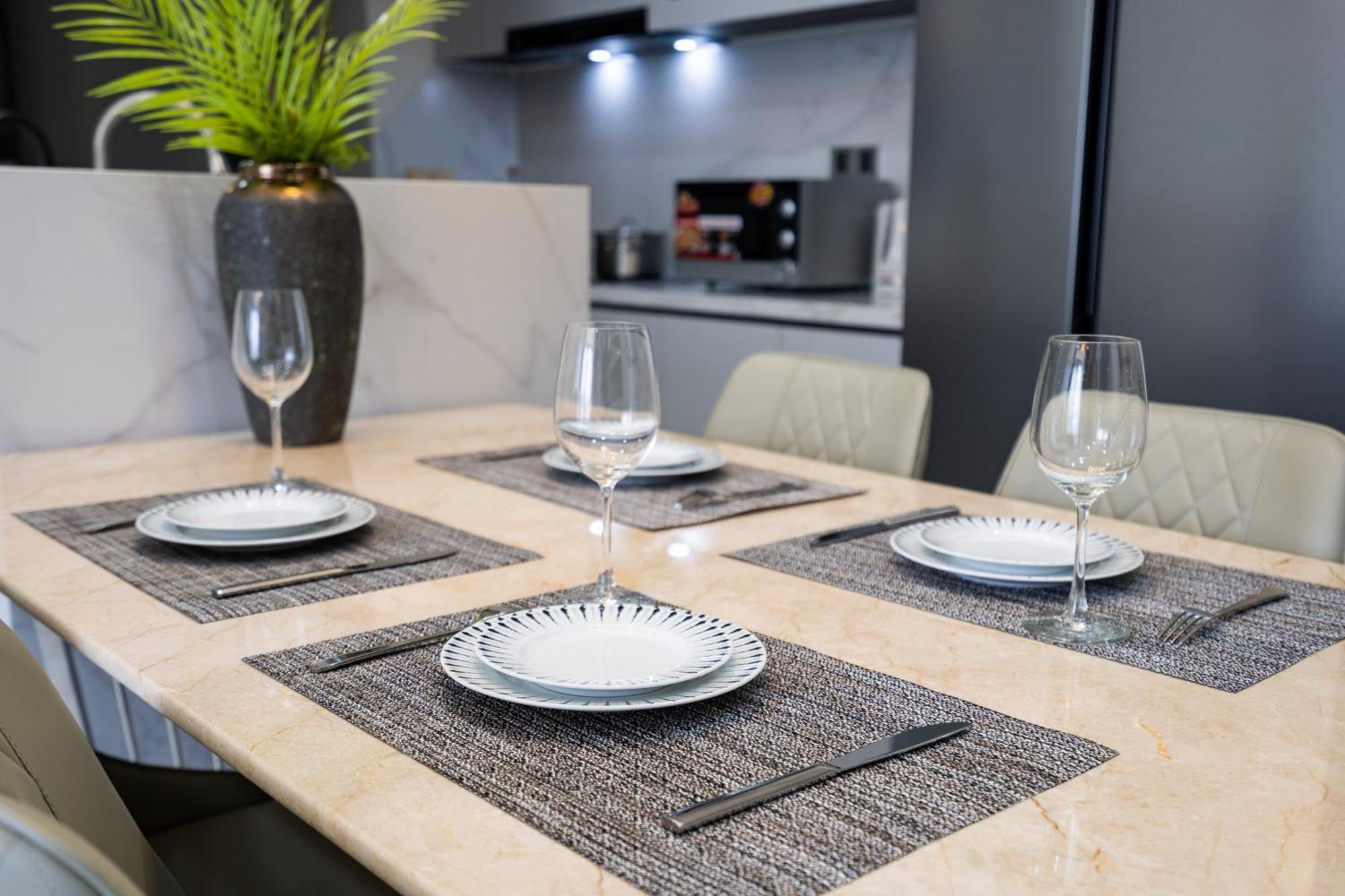 The Peak Midtown Twobedroom With Balcony Ho Chi Minh-staden Exteriör bild